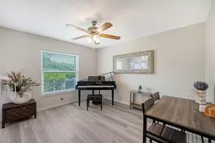 2902 Captiva Gardens Dr, Sarasota, FL 34231 - Photo 16