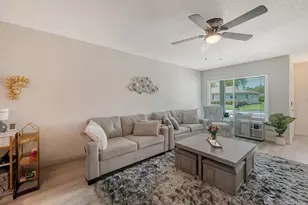 2902 Captiva Gardens Dr, Sarasota, FL 34231 - Photo 12