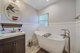 3281 8th St, Sarasota, FL 34237 - Photo 16