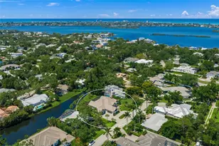 1575 Eastbrook Dr, Sarasota, FL 34231 - Photo 4