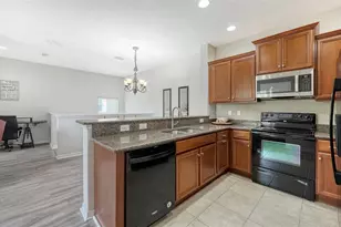 7843 Moonstone Dr, Sarasota, FL 34233 - Photo 6
