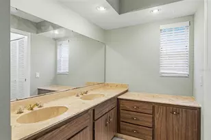 2749 Greendale Dr, Sarasota, FL 34232 - Photo 22