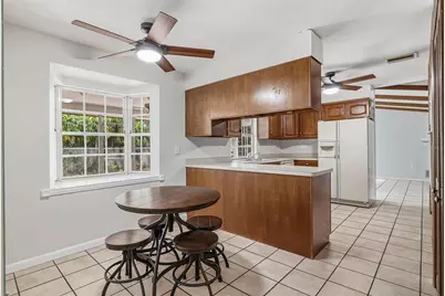2749 Greendale Drive, Sarasota, FL 34232 - Photo 12