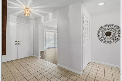 2749 Greendale Drive, Sarasota, FL 34232 - Photo 6