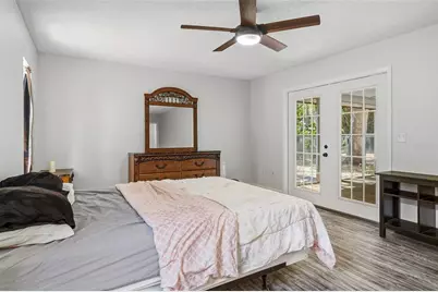 2749 Greendale Drive, Sarasota, FL 34232 - Photo 18