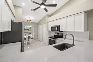 9550 High Gate Dr, Sarasota, FL 34238 - Photo 6