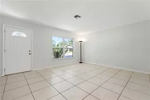 5446 Foxwood Dr, Sarasota, FL 34232 - Photo 4