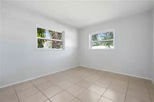 5446 Foxwood Dr, Sarasota, FL 34232 - Photo 12