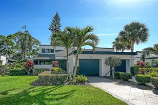 3131 Heatherwood Ln, Sarasota, FL 34235 - Photo 2