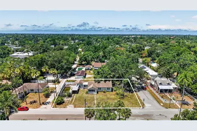 1302 22nd Street W, Bradenton, FL 34205 - Photo 1