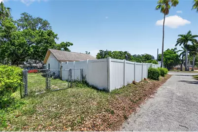 1302 22nd Street W, Bradenton, FL 34205 - Photo 18