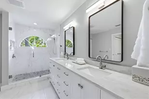 216 Carriage House Ln, Nokomis, FL 34275 - Photo 18