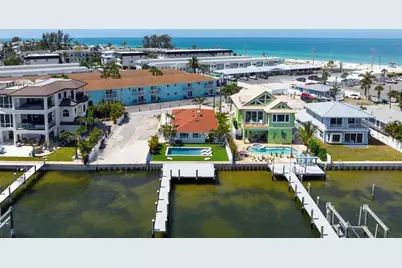 118 9th Street N, Bradenton Beach, FL 34217 - Photo 36