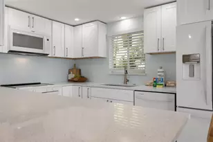 118 9th St N, Bradenton Beach, FL 34217 - Photo 10