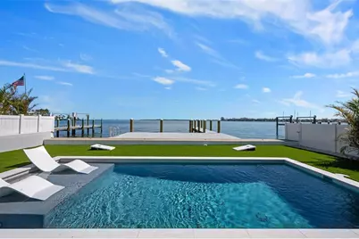 118 9th Street N, Bradenton Beach, FL 34217 - Photo 2