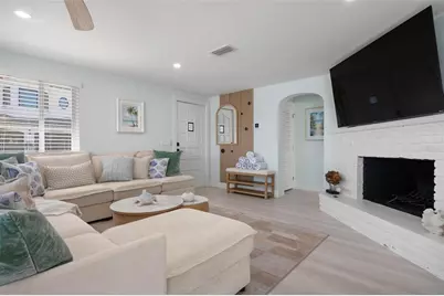 118 9th Street N, Bradenton Beach, FL 34217 - Photo 8