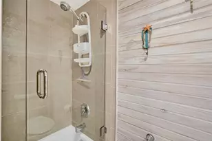 633 Alhambra Rd, Venice, FL 34285 - Photo 24