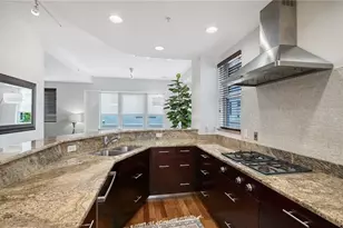 235 Cocoanut Ave, Sarasota, FL 34236 - Photo 10