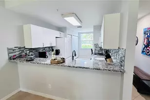4640 Tower Hill Ln, Sarasota, FL 34238 - Photo 2