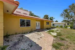 1613 Idle Ln, Sarasota, FL 34231 - Photo 4