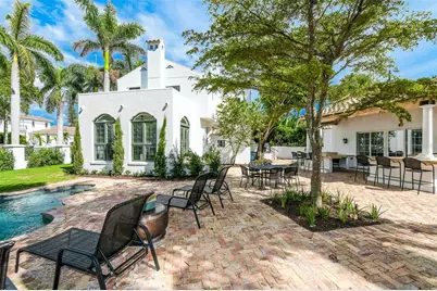 76 S Washington Drive, Sarasota, FL 34236 - Photo 2