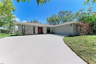 627 Alligator Dr, Venice, FL 34293 - Photo 2