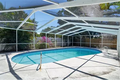 3300 Kingston Street N, Saint Petersburg, FL 33713 - Photo 6
