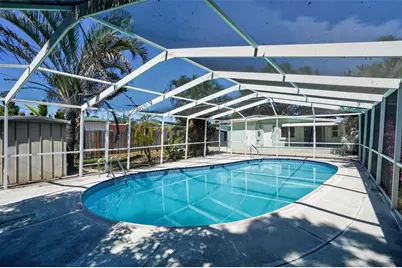3300 Kingston Street N, Saint Petersburg, FL 33713 - Photo 2
