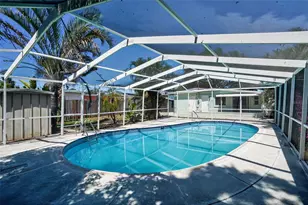3300 Kingston St N, Saint Petersburg, FL 33713 - Photo 2