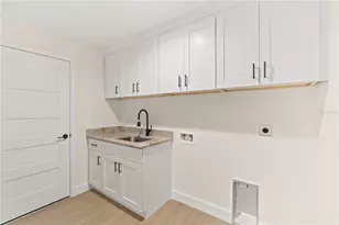 196 Arch Dr, Rotonda West, FL 33947 - Photo 10