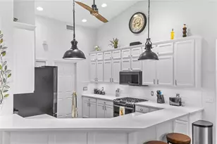 10921 Bluestem Cir, Lakewood Ranch, FL 34202 - Photo 16