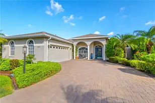 10921 Bluestem Cir, Lakewood Ranch, FL 34202 - Photo 2