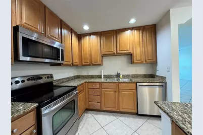 808 3rd Avenue W #301, Bradenton, FL 34205 - Photo 4
