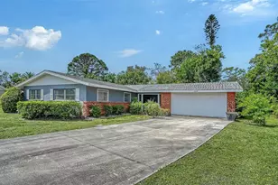 2436 Breakwater Cir, Sarasota, FL 34231 - Photo 2