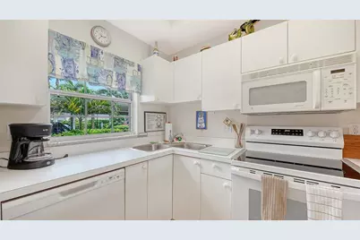 8370 Wingate Drive #716, Sarasota, FL 34238 - Photo 14