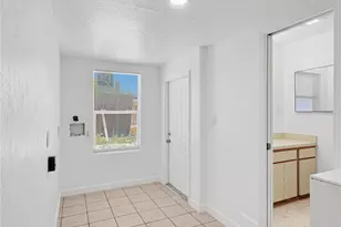 2847 Oak St, Sarasota, FL 34237 - Photo 12