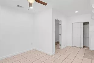 2847 Oak St, Sarasota, FL 34237 - Photo 12