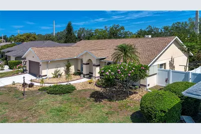 4403 Diamond Circle N, Sarasota, FL 34233 - Photo 6