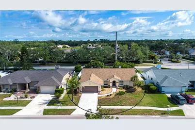 4403 Diamond Circle N, Sarasota, FL 34233 - Photo 2