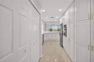 5430 Eagles Point Cir, Sarasota, FL 34231 - Photo 12