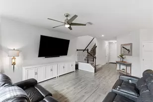 12259 Blue Pacific Dr, Riverview, FL 33579 - Photo 6
