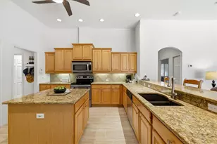 10010 Cherry Hills Ave Cir, Bradenton, FL 34202 - Photo 12
