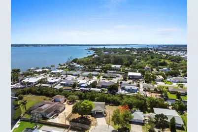 901 24th Avenue W, Palmetto, FL 34221 - Photo 6