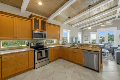 105 4th Street S, Bradenton Beach, FL 34217 - Photo 40