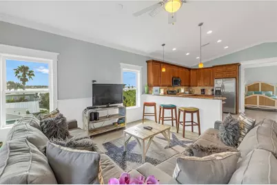 105 4th Street S, Bradenton Beach, FL 34217 - Photo 14