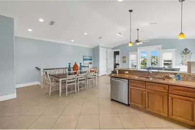 105 4th Street S, Bradenton Beach, FL 34217 - Photo 8
