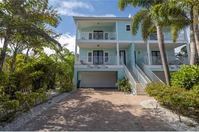 105 4th Street S, Bradenton Beach, FL 34217 - Photo 2