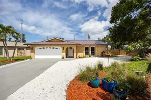 12481 Regency Ave, Seminole, FL 33772 - Photo 2
