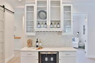 7808 34th Ct E, Sarasota, FL 34243 - Photo 8
