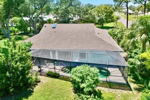 98 Hourglass Dr, Venice, FL 34293 - Photo 2